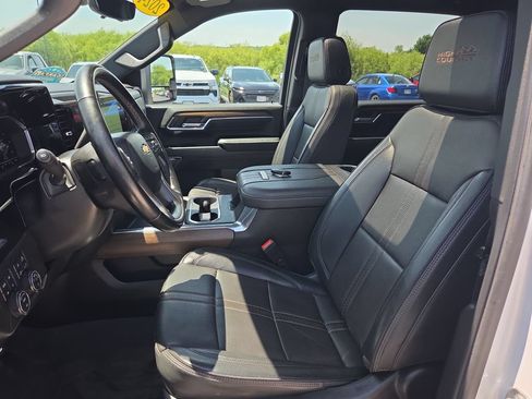 Certified 2024 Chevrolet Silverado 3500 High Country w/ High Country Premium Package AWD/4WD image 27