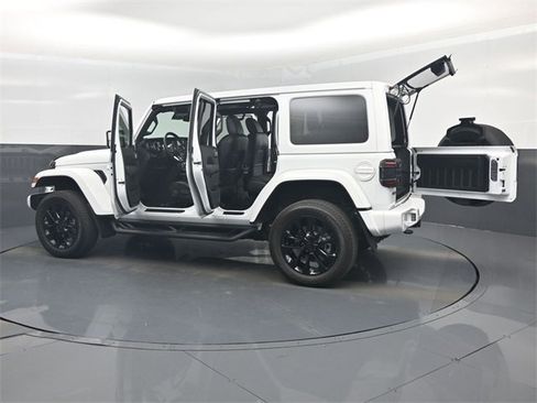 Used 2021 Jeep Wrangler Unlimited Sahara image 56