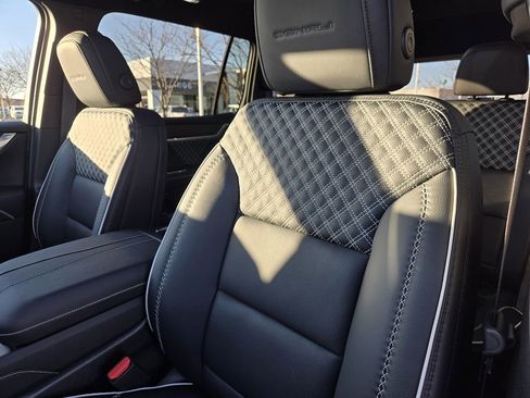 New 2026 GMC Acadia Denali w/ Super Cruise Package image 17