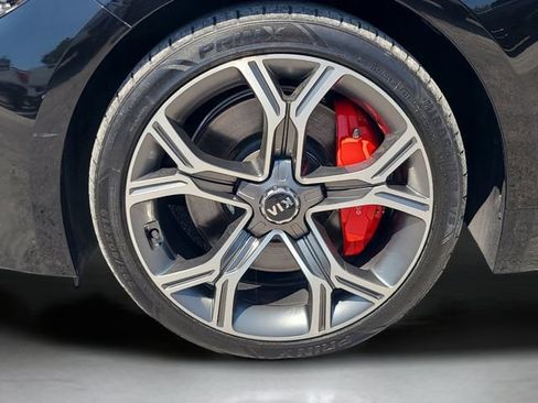 Used 2018 Kia Stinger GT2 AWD/4WD image 32