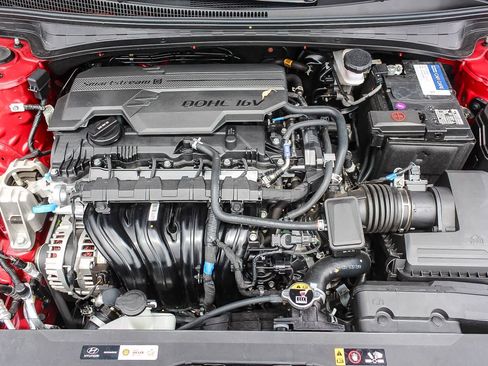 Certified 2025 Hyundai Elantra SEL FWD image 36