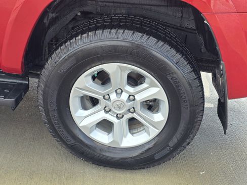 Used 2019 Toyota 4Runner SR5 image 32