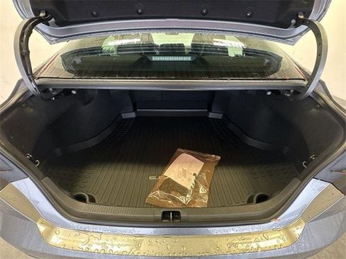 Used 2026 Toyota Camry SE w/ Multimedia Upgrade Package image 23