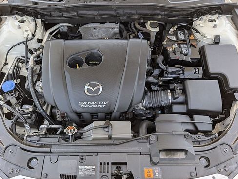 Used 2017 MAZDA MAZDA3 Touring FWD image 18