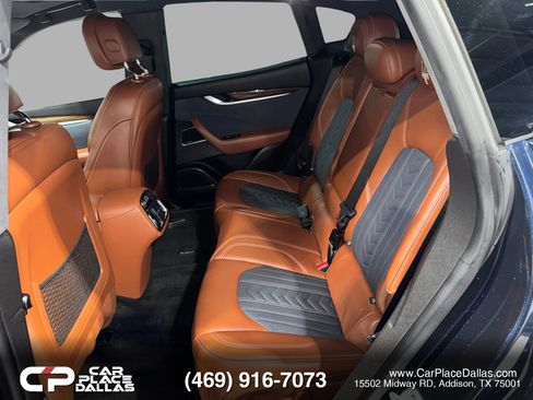 Used 2019 Maserati Levante GranLusso AWD/4WD image 18