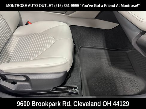 Used 2022 Toyota Camry SE w/ Convenience Package FWD image 47