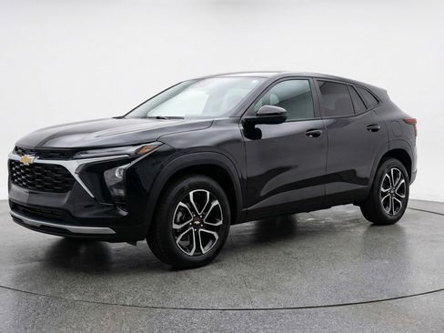 Used 2025 Chevrolet TrailBlazer LT image 3