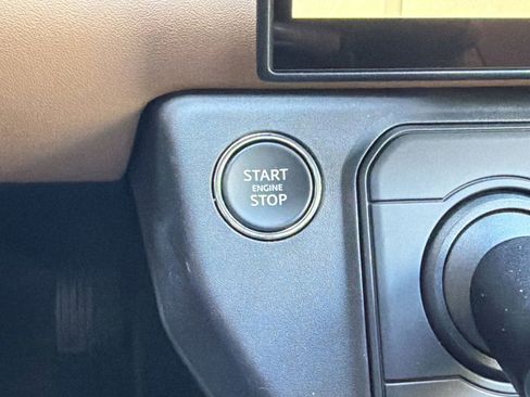 New 2026 Land Rover Defender 110 X-Dynamic SE AWD/4WD image 26