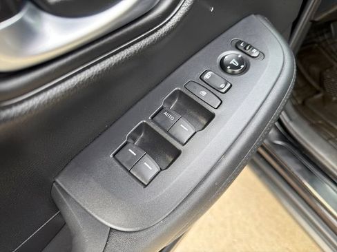 Used 2024 Honda HR-V LX image 13