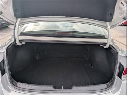 Used 2023 Hyundai Elantra SE image 19