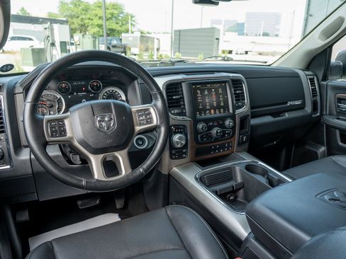 Used 2016 RAM 1500 Laramie w/ Convenience Group AWD/4WD image 18