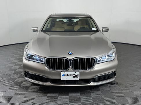 Used 2018 BMW 750i image 6