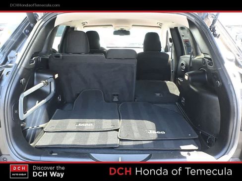 Used 2016 Jeep Cherokee Latitude w/ Comfort/Convenience Group FWD image 22