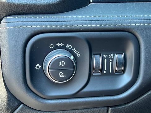 Used 2024 RAM 3500 Limited AWD/4WD image 22