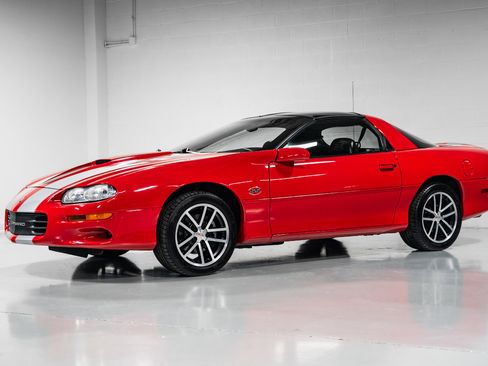 Used 2002 Chevrolet Camaro Z28 w/ SS Performance/Appearance Pkg image 7