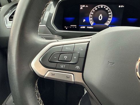 Used 2022 Volkswagen Tiguan SE image 28