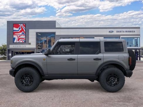 New 2026 Ford Bronco Badlands w/ Sasquatch Package AWD/4WD image 3
