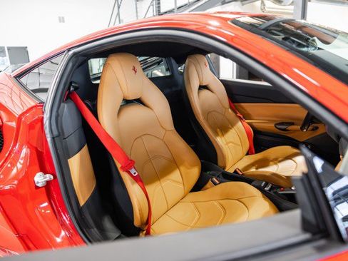 Used 2016 Ferrari 488 GTB RWD image 46