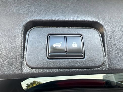 Used 2023 Nissan Rogue SL w/ SL Premium Package AWD/4WD image 15