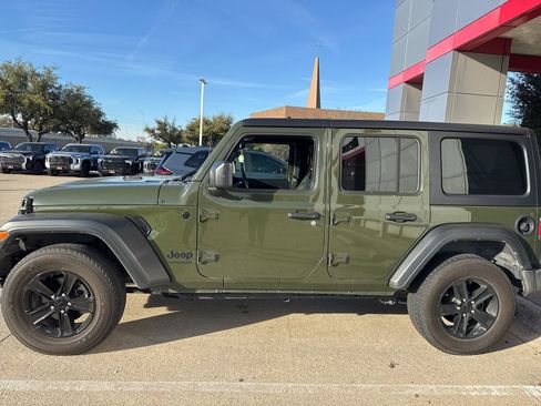 Used 2021 Jeep Wrangler Unlimited Sport image 2