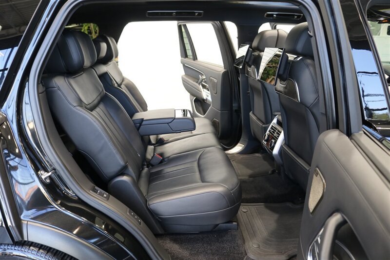 Used 2025 Land Rover Range Rover Long Wheelbase Autobiography AWD/4WD image 17