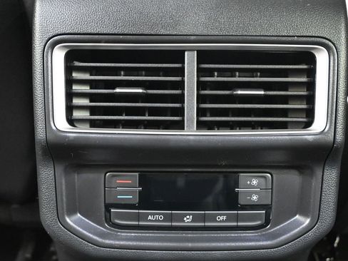 New 2026 Volkswagen Atlas SE image 24