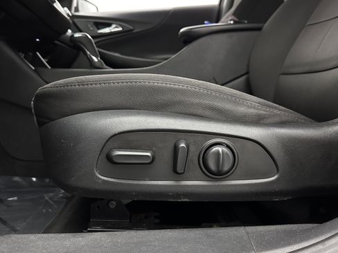 Used 2020 Chevrolet Malibu LT FWD image 12