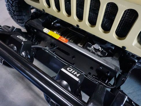 Used 2004 HUMMER H1 4-Door Open Top image 55