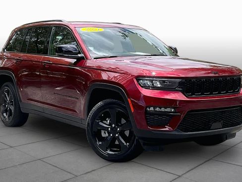 Used 2024 Jeep Grand Cherokee Limited w/ Black Appearance Package RWD image 3