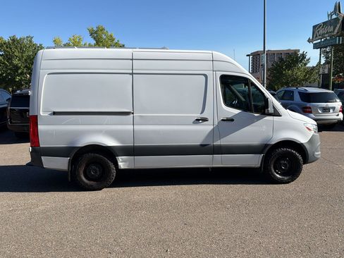 Used 2022 Mercedes-Benz Sprinter 2500 image 8