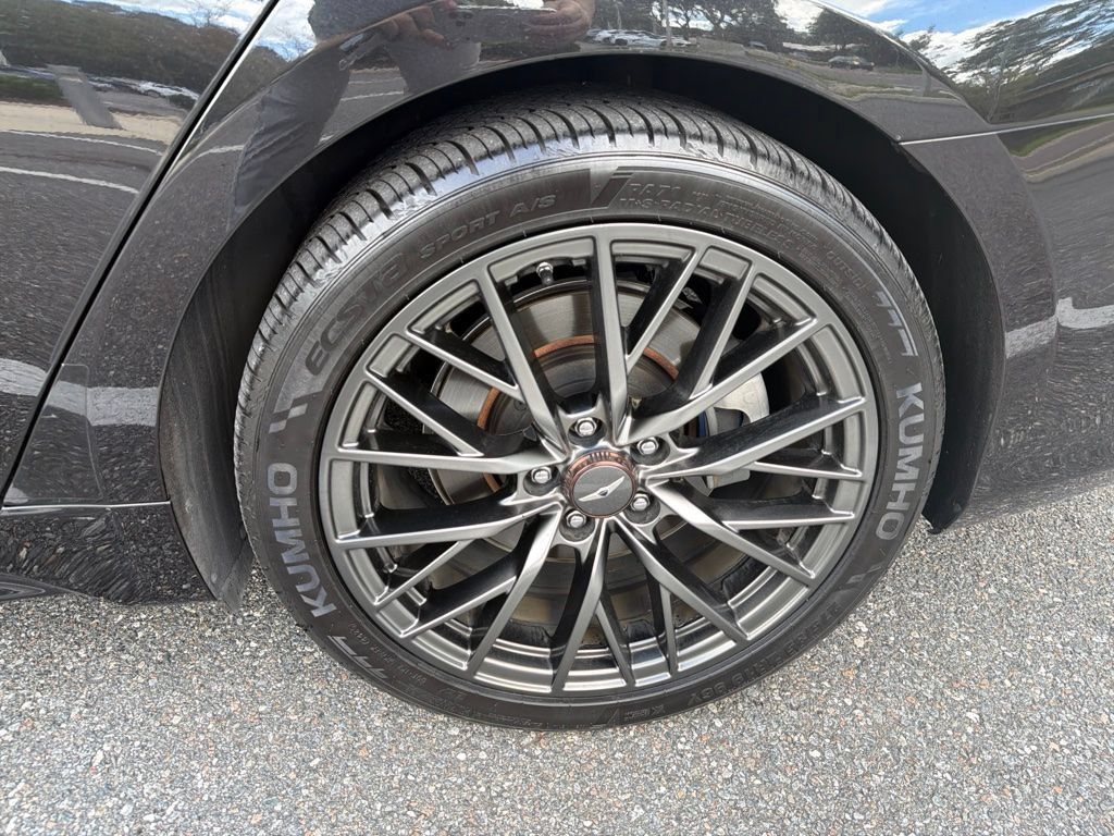 Used 2019 Genesis G80 3.3T Sport RWD image 10