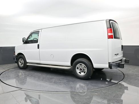 Used 2019 GMC Savana 2500 Work Van w/ Driver Convenience Package image 4