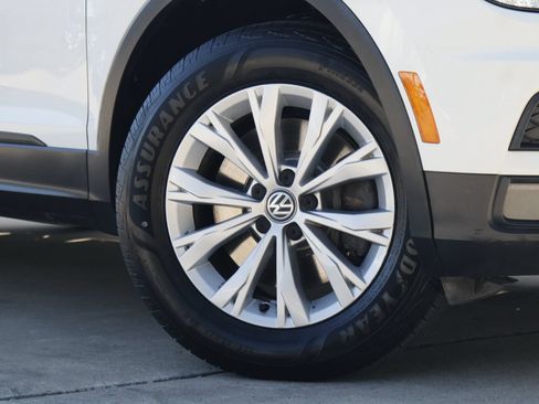 Used 2018 Volkswagen Tiguan S w/ Front Fog Lights Package FWD image 3