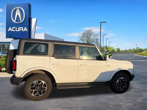 Used 2025 Ford Bronco Outer Banks image 11