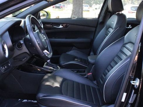 Used 2024 Kia Forte GT-Line w/ GT-Line Premium Package FWD image 11