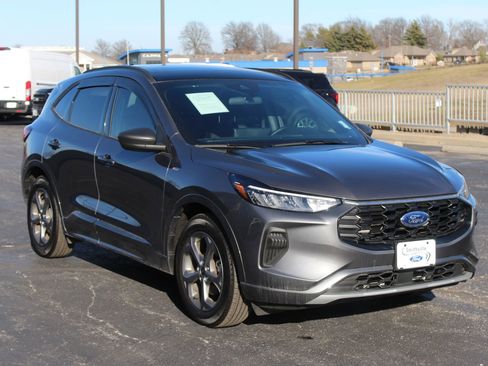 Used 2024 Ford Escape ST-Line w/ Tech Pack #1 image 9