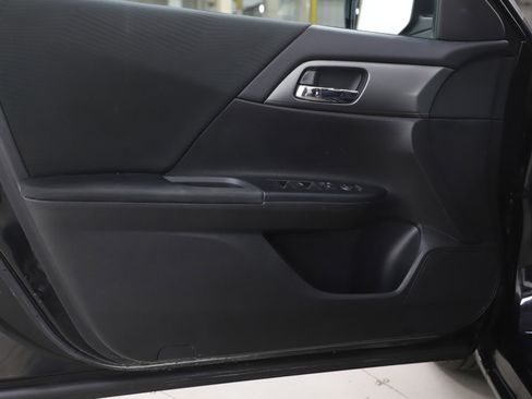 Used 2014 Honda Accord LX image 17