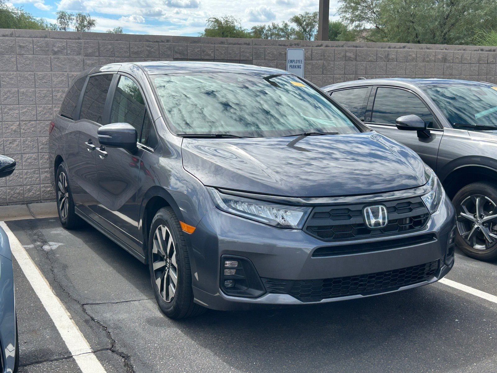 Used 2025 Honda Odyssey EX-L image 5