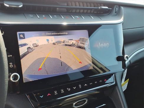 New 2026 Jeep Grand Cherokee Altitude AWD/4WD image 6