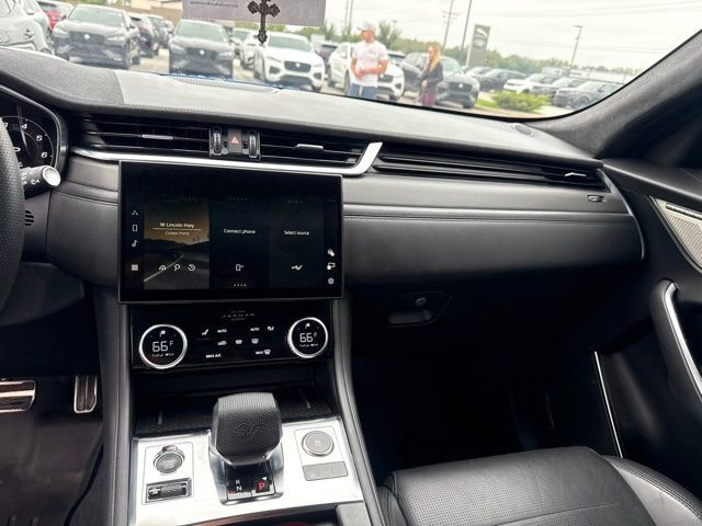 Used 2023 Jaguar F-PACE SVR AWD/4WD image 10