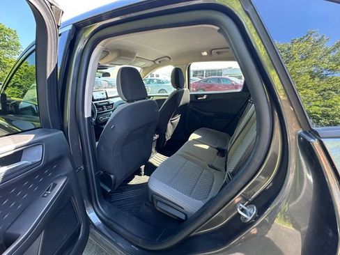 Used 2020 Ford Escape SE FWD image 18