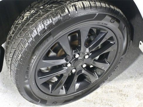 Used 2022 Jeep Grand Cherokee Laredo X image 8