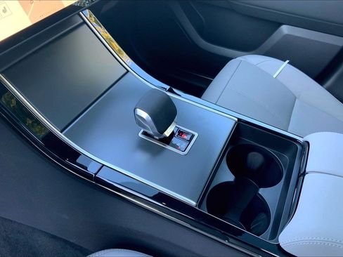 Used 2026 Land Rover Range Rover Velar S image 16