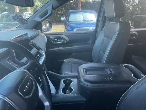 Used 2022 GMC Yukon XL SLT w/ SLT Luxury Package RWD image 9