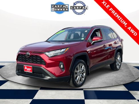 Used 2023 Toyota RAV4 XLE Premium image 2