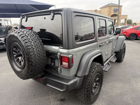 Used 2023 Jeep Wrangler Willys image 7