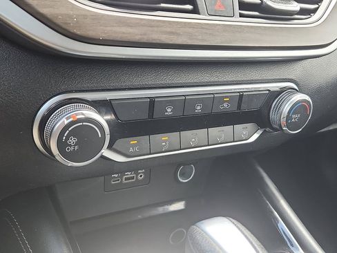 Used 2023 Nissan Altima 2.5 SV FWD image 10