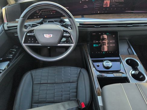 Certified 2025 Cadillac Escalade Sport Platinum w/ LPO, ONYX Package AWD/4WD image 30