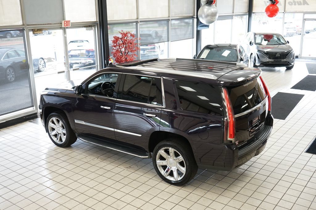 Used 2018 Cadillac Escalade Luxury AWD/4WD image 65