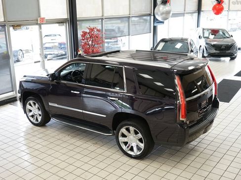 Used 2018 Cadillac Escalade Luxury AWD/4WD image 65
